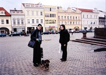 2002. S dcerou Ritou a s naším Athosem na kolínském náměstí